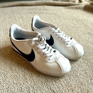 Nike Cortez Women’s Size 7 in Black and White